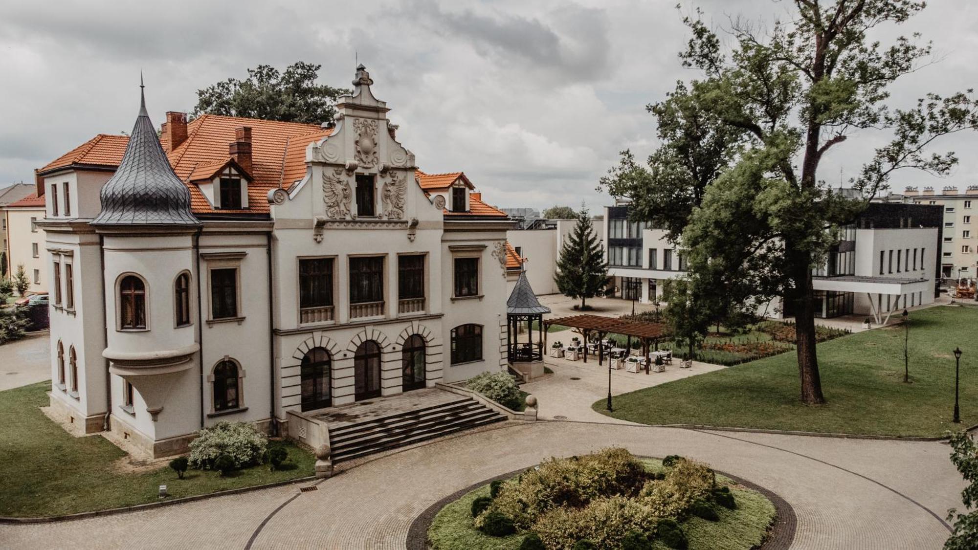 Polanka Conference Center Hotel Krosno Luaran gambar