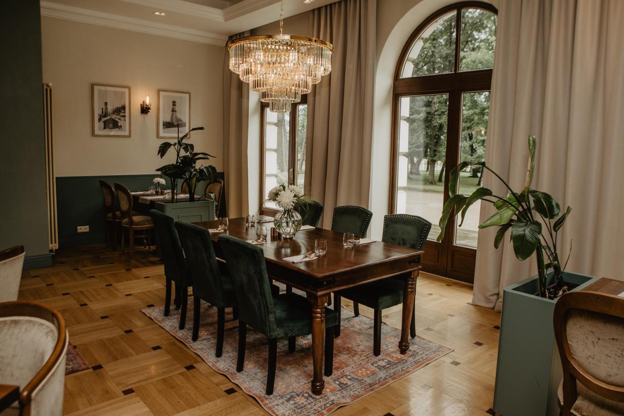 Polanka Conference Center Hotel Krosno Luaran gambar